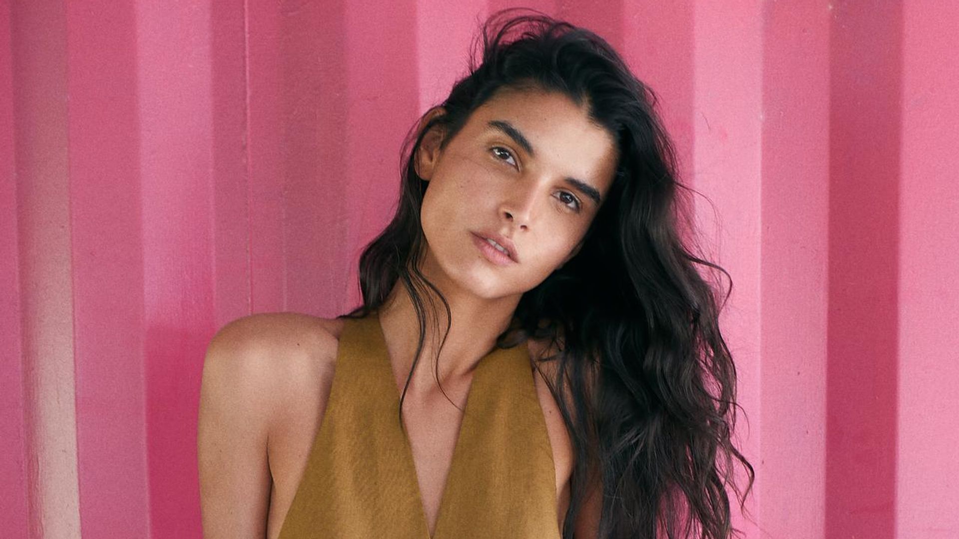 Llegan a Zara 6 conjuntos de invitada para bodas de mayo que podrás reutilizar después en la oficina durante todo el verano