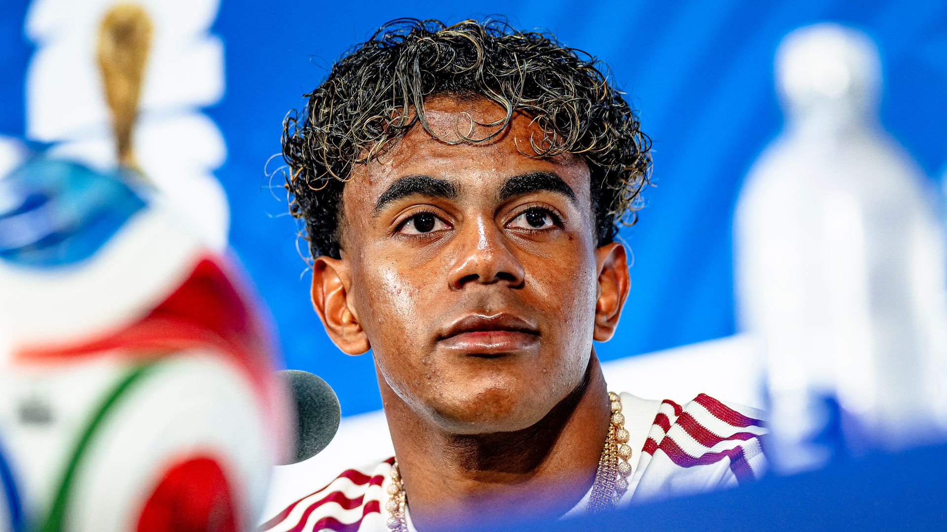Lamine Yamal atendiendo a la prensa en una conferencia durante el Mundial 2026 en el AT&T Stadium en Dallas, Estados Unidos, el 13 de julio de 2026