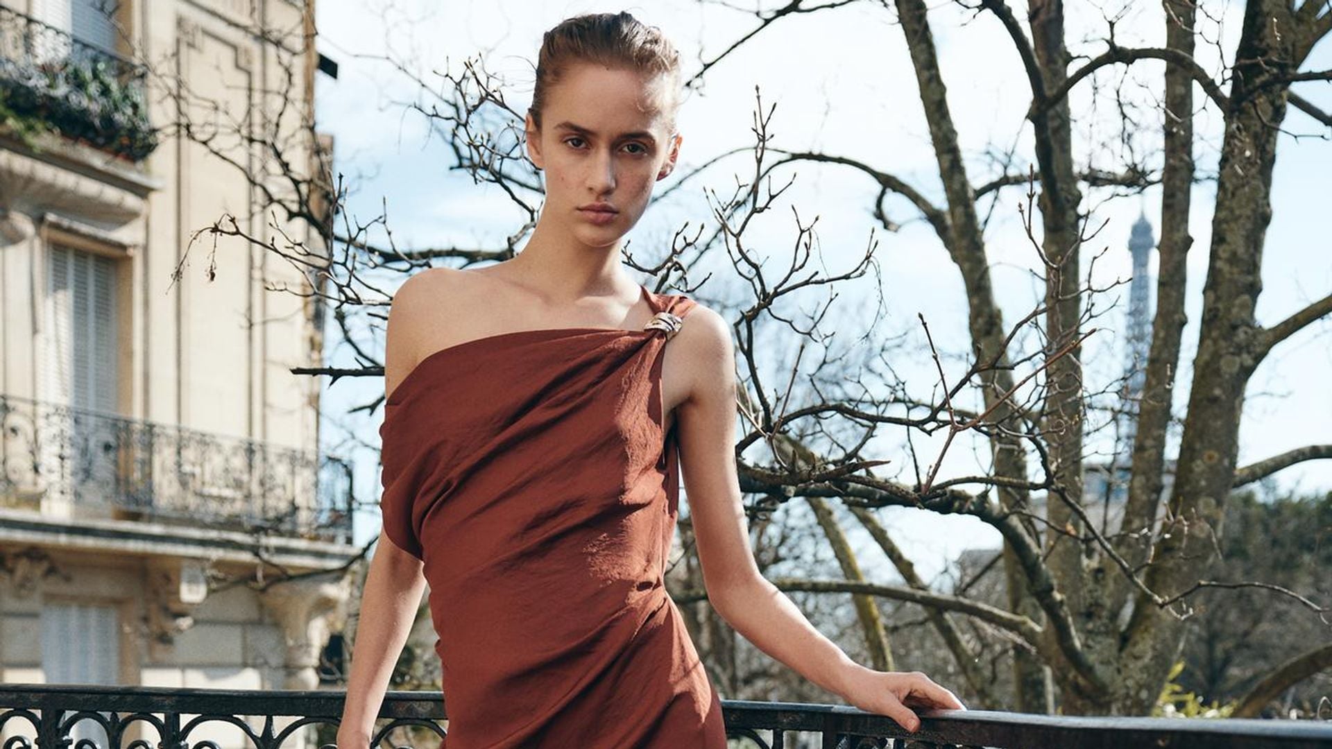 12 vestidos de invitada de las rebajas de Zara que son perfectos para una boda de día