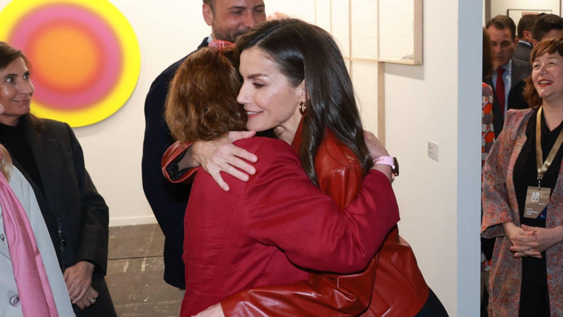 El emocionante abrazo de la reina Letizia a Patricia,  hija de la fallecida Helga de Alvear