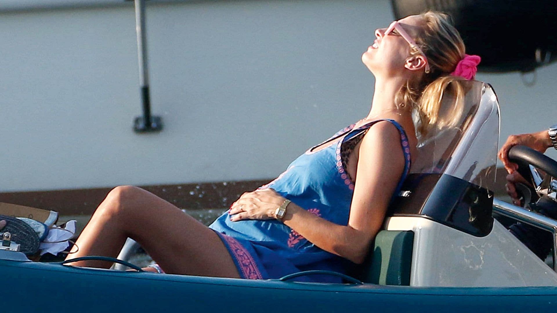 Beatrice Borromeo rompe con las reglas: un super minivestido para una super embarazada