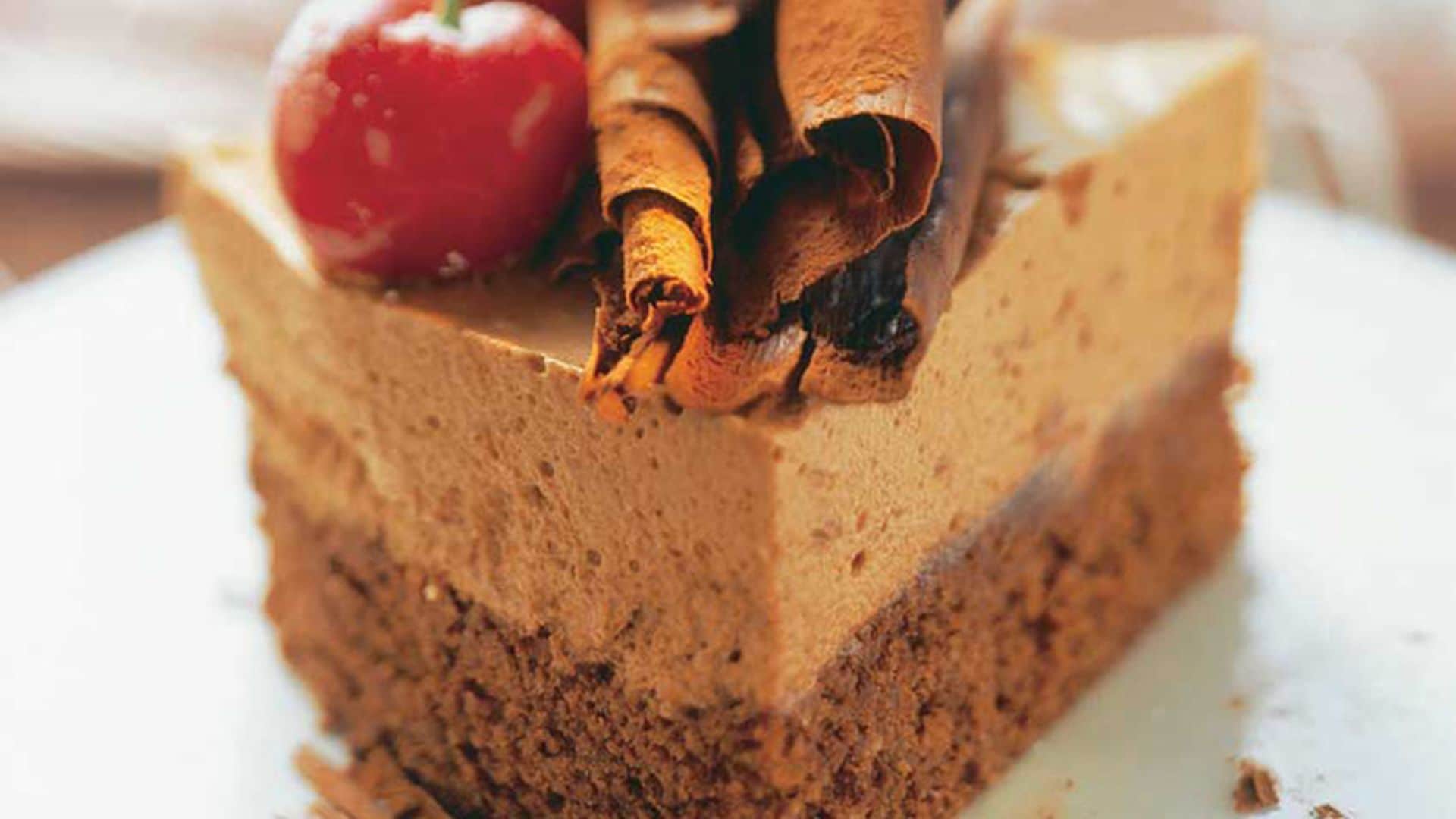 Bizcocho de chocolate con mousse de café