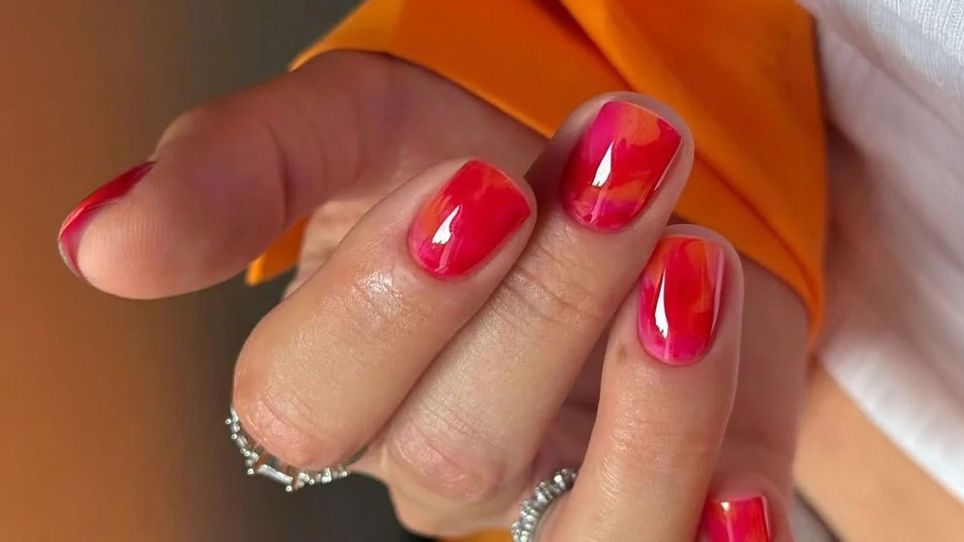 Uñas para invitadas que debes fichar: estos 11 diseños elegantes serán los más pedidos del 2026