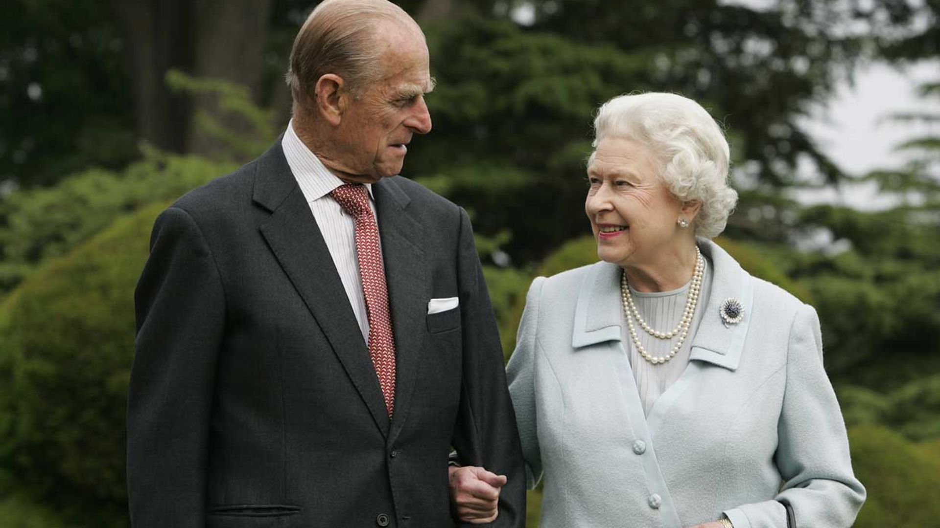 Así es el fabuloso broche que Isabel II ha vuelto a lucir 73 años después