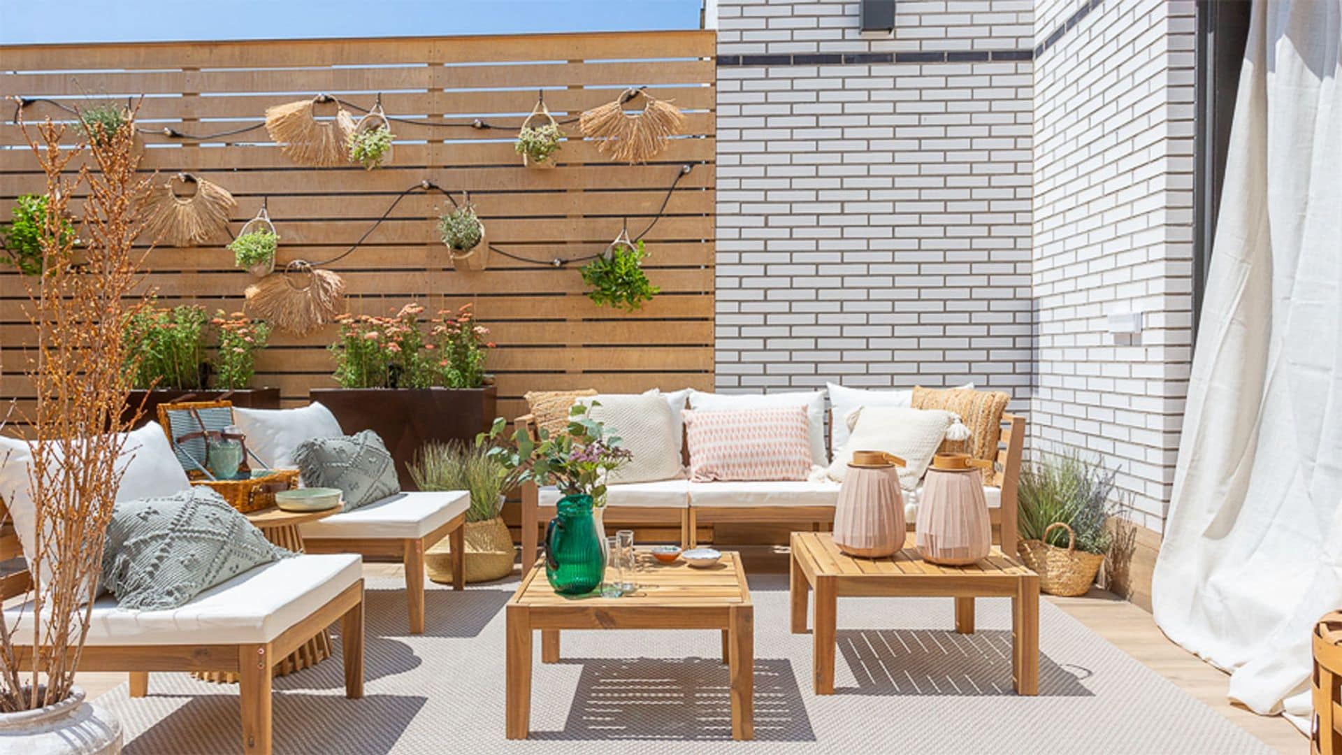 Una terraza donde el tiempo se para: descubre su transformación 'antes y después'