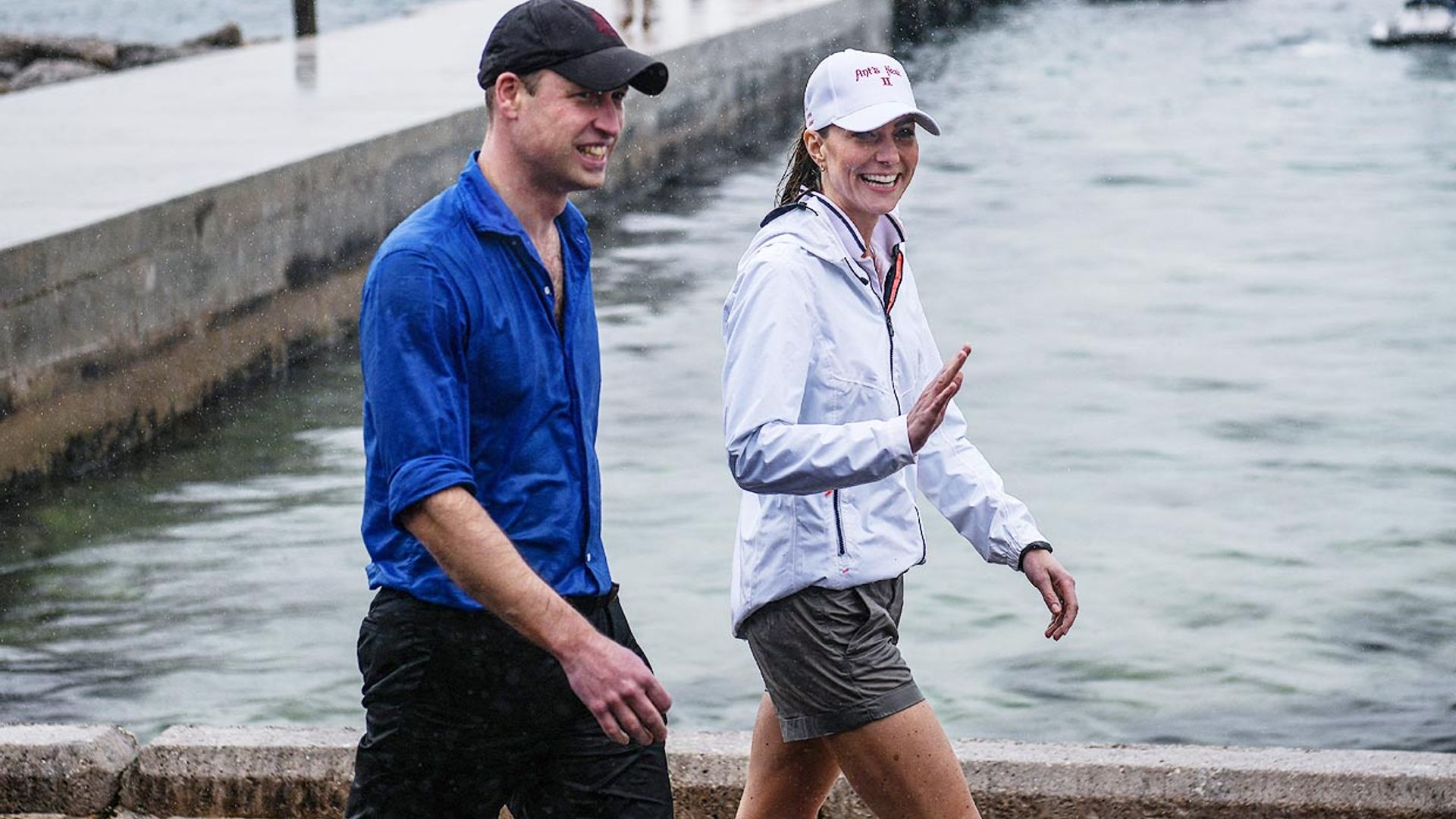 ¡Calados hasta los huesos! Los duques de Cambridge compiten en una regata de vela bajo la lluvia en Bahamas