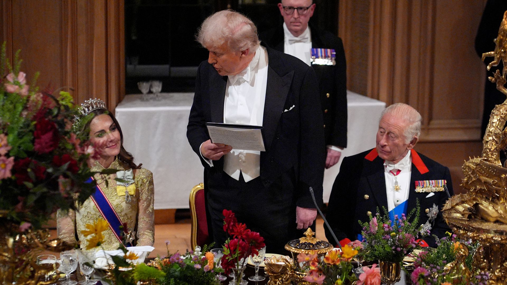 Donald Trump piropea a Kate durante el discurso de la cena de gala y el vídeo se hace viral