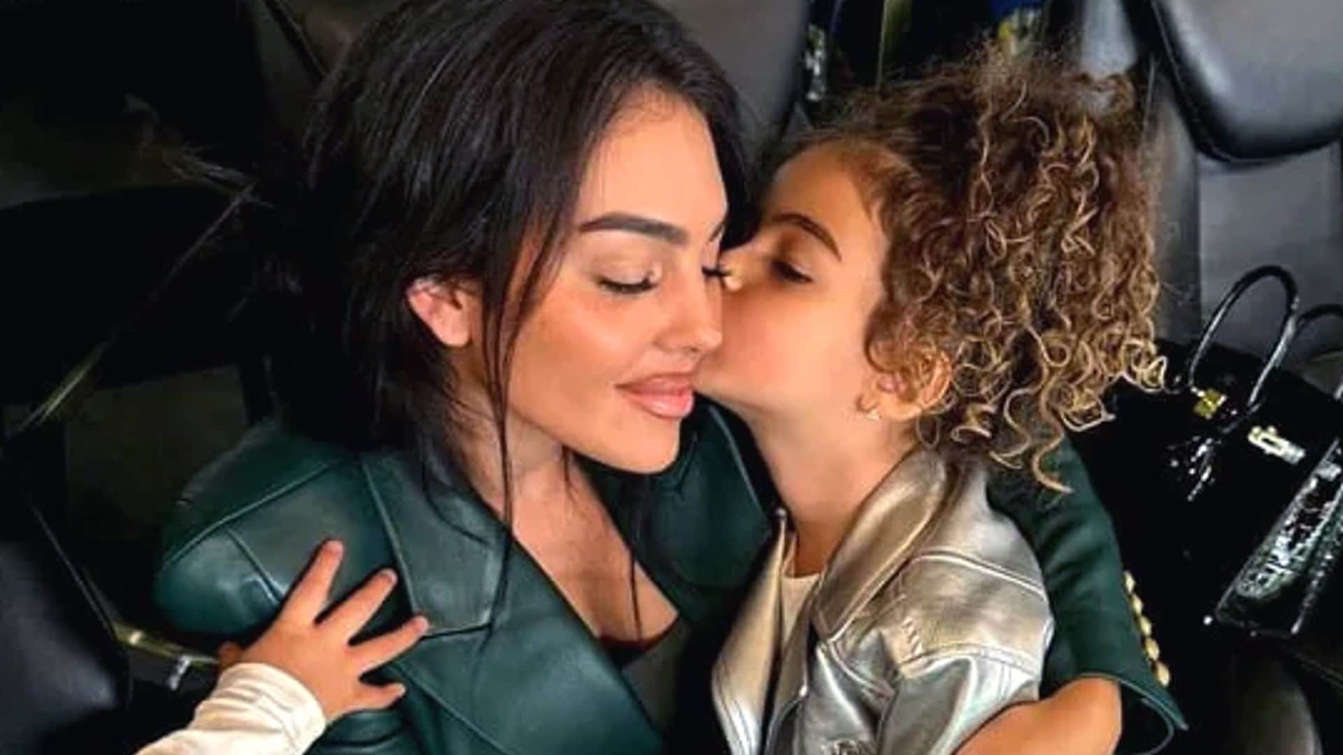 Georgina Rodríguez con su hija Alana Martina