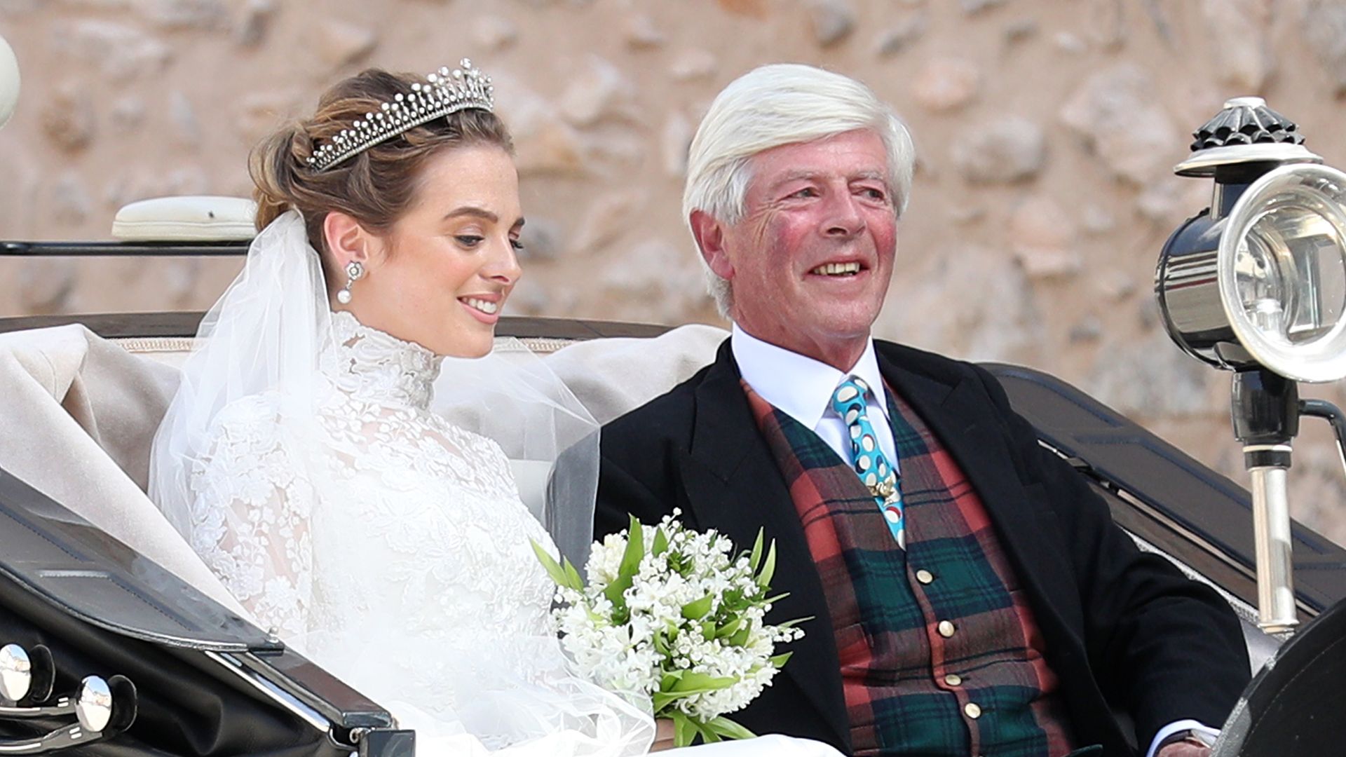 Lady Charlotte junto a su padre, el conde de Lindesay