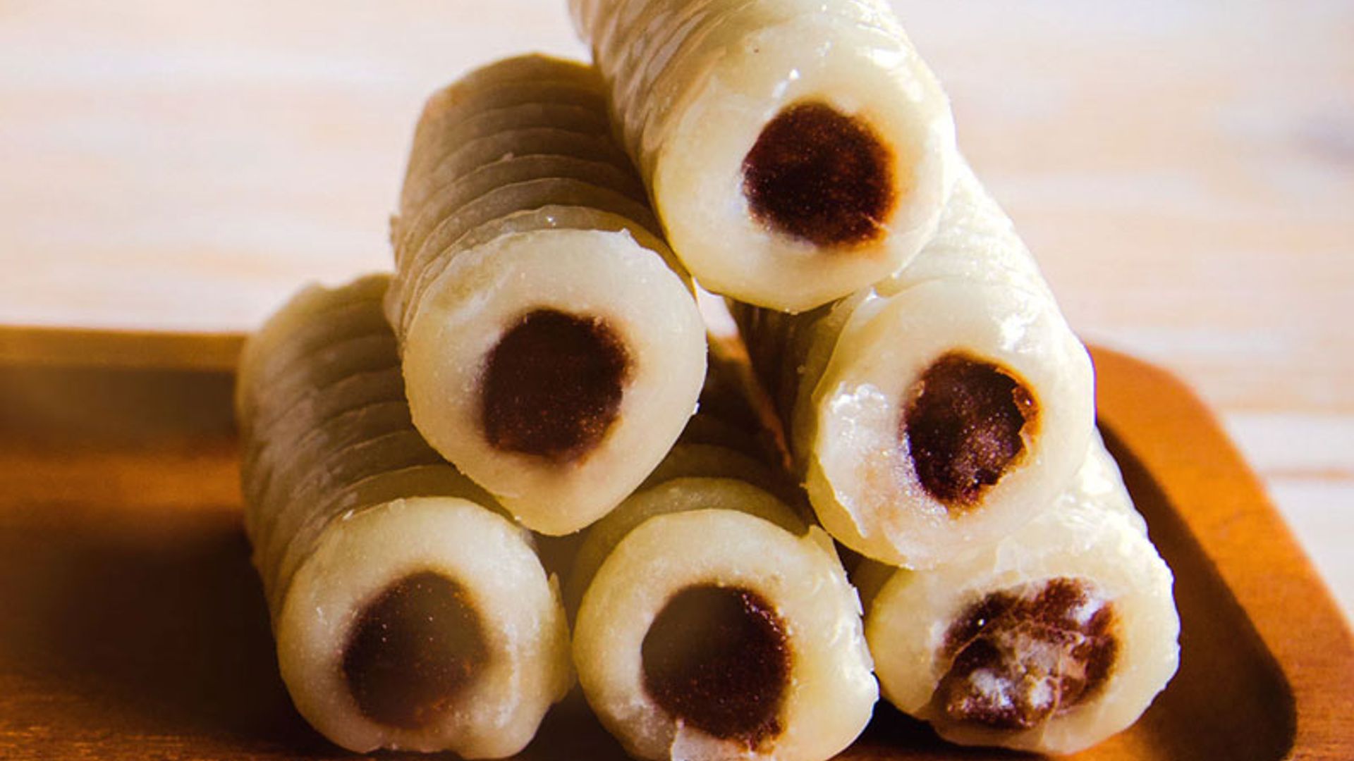 Huesos de santo rellenos de chocolate