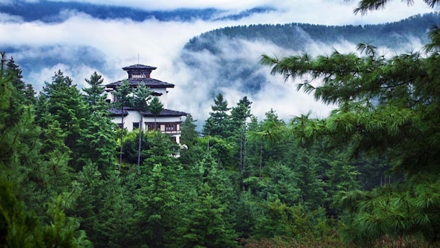 t_Uma_Paro_main_building_2