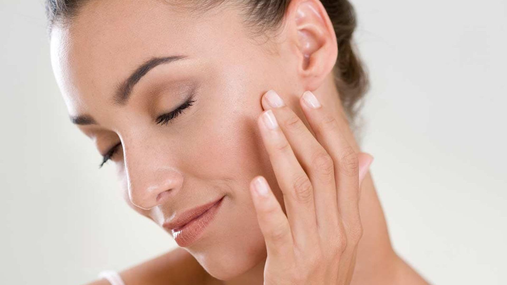 Las 8 mejores cremas para manchas en la cara que recomiendan los dermatólogos