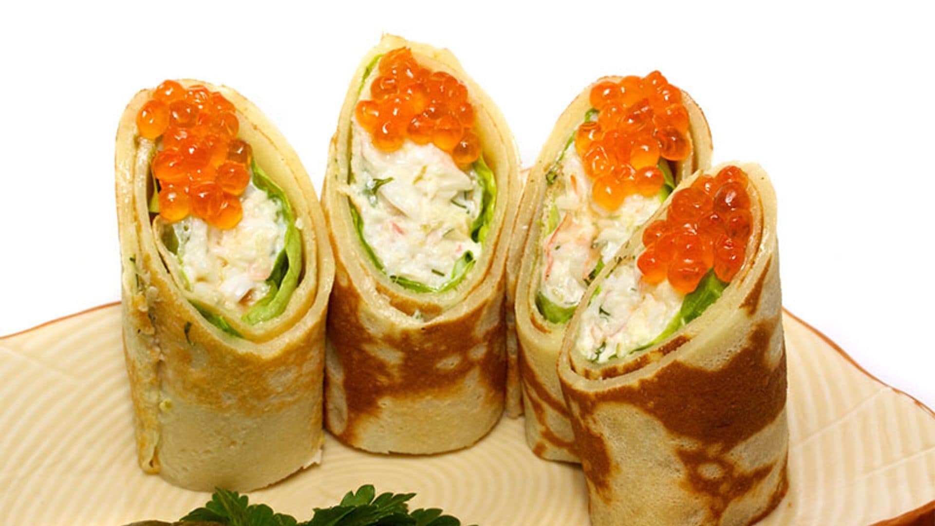 'Pancake maki-sushi' con pollo, queso crema y wasabi