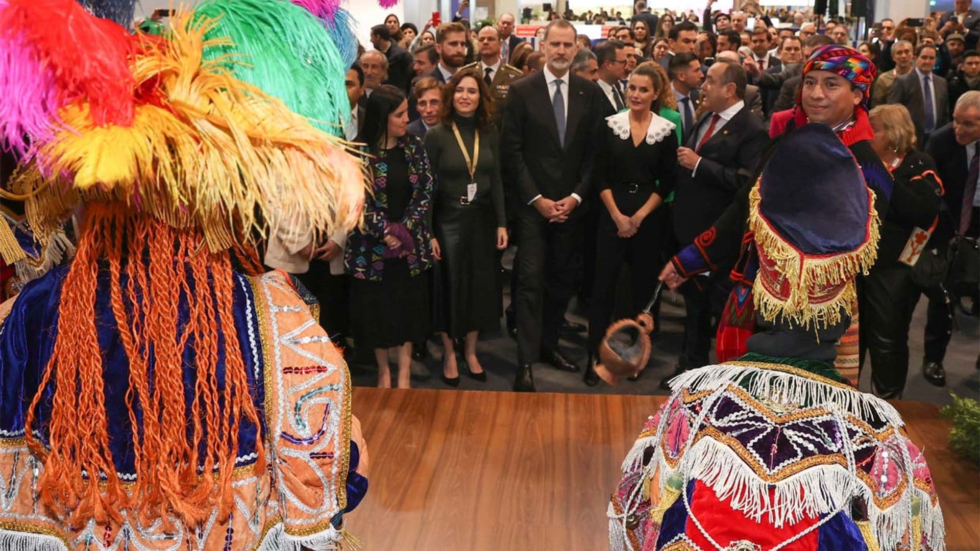 Los Reyes inauguran una nueva edición de Fitur marcada por el optimismo y la recuperación