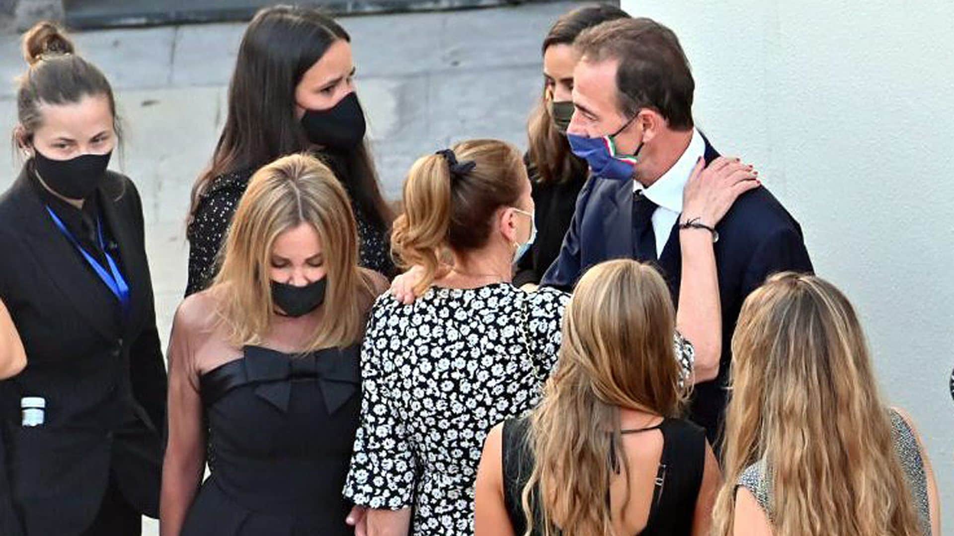 Las muestras de cariño que reconfortaron a Ana Obregón y Alessandro Lequio en el funeral de su hijo