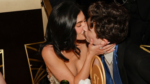 Kylie y Timothée, el beso de los Globos de Oro