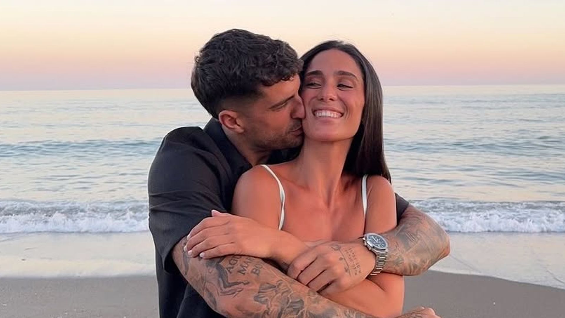 Claudia Martínez emociona al mostrar por primera vez la cara de su hija con Mario González: "Qué preciosidad"