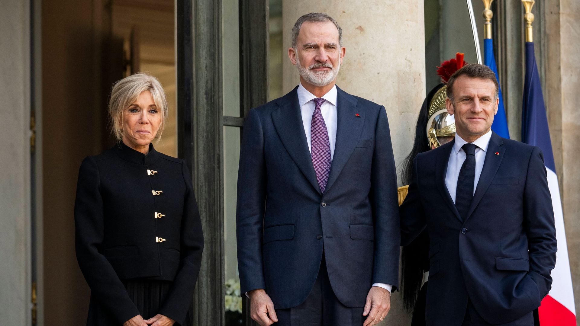 Don Felipe, en el Palacio del Elíseo con Emmanuel y Brigitte Macron 