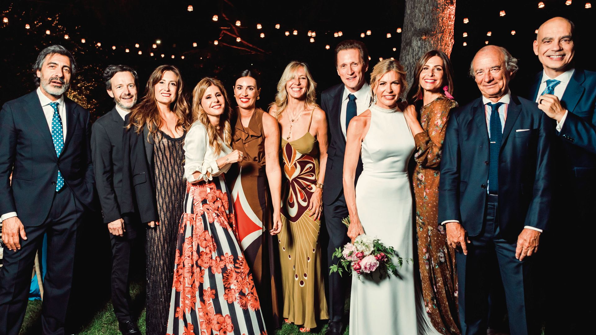 En la imagen, de izquierda a derecha, Juan del Val, Pablo Benegas, Eider Ayuso, Bárbara Royo, Andrea López (mujer de Dani Mezquita de Hombres G), Marta Robles, Kiko, Patricia, Nuria Roca, Luis Martín de Bustamante y Nacho Abad