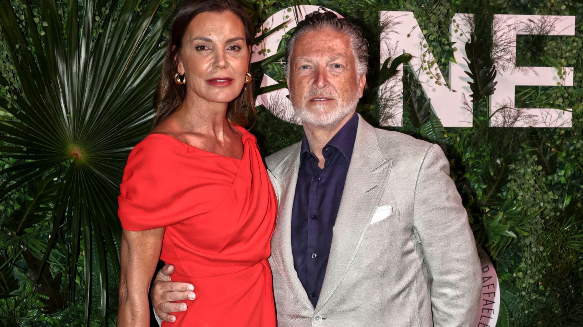 Mar Flores y Elías Sacal despiden el 2023 en una gala solidaria en el Caribe repleta de 'celebrities'