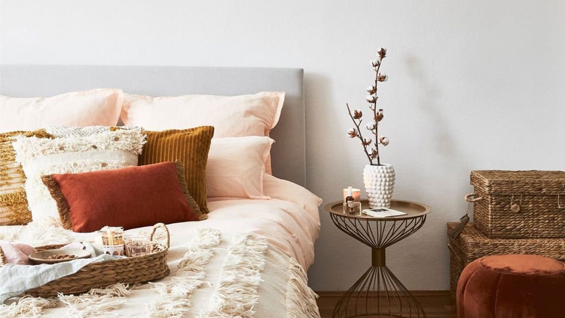 Dispositivos, accesorios y trucos de decoración que te ayudarán a dormir mejor
