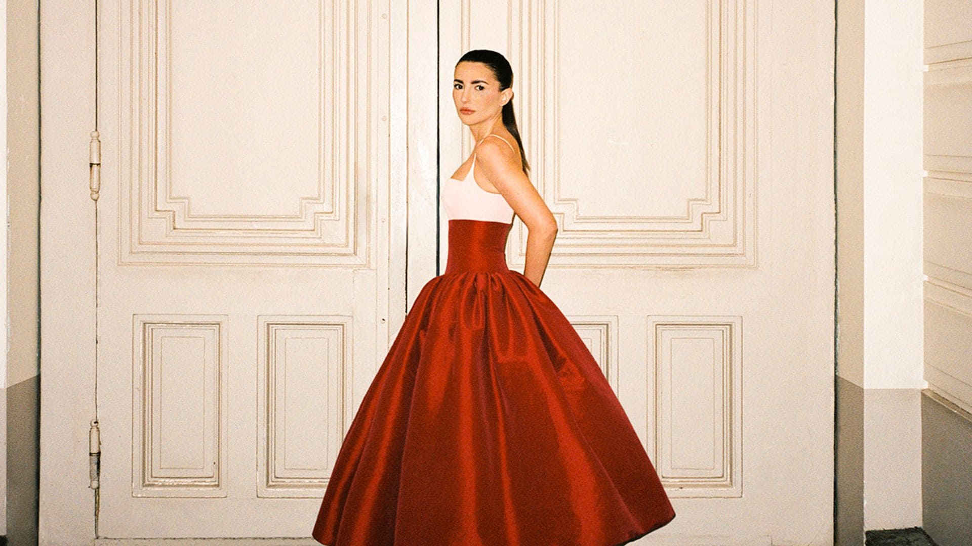 Alexandra Pereira, la española que triunfa con sus vestidos de invitada alrededor del mundo