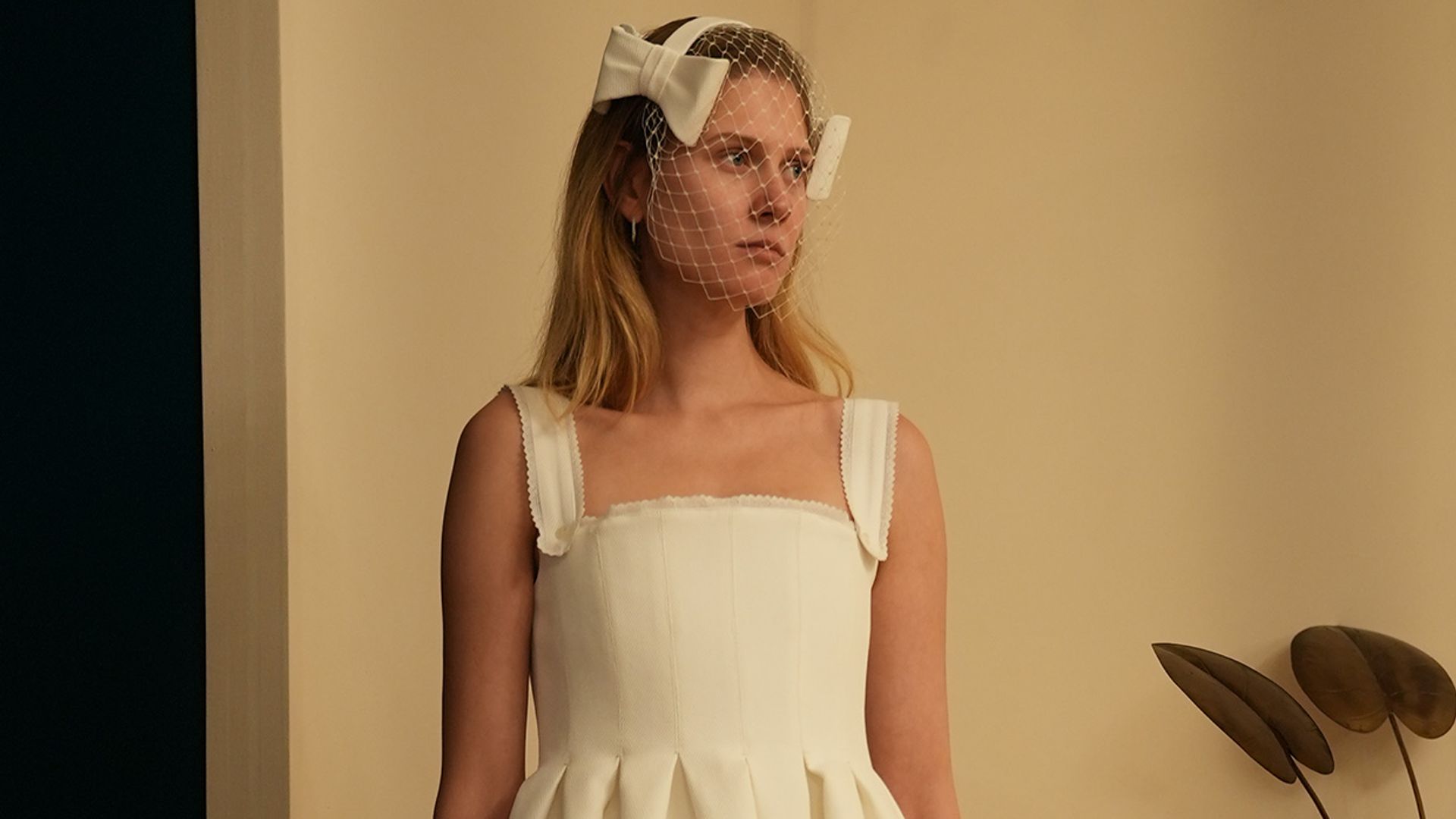 Inspirado en Ana Bolena y con guiños a su hija: el vestido de novia de Teresa Helbig en Fashion Week Madrid