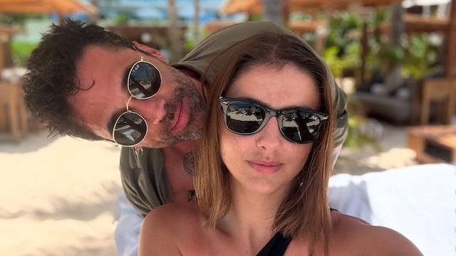 Michelle Renaud y Matías Novoa celebran el amor en una escapada romántica a la orilla del mar 
