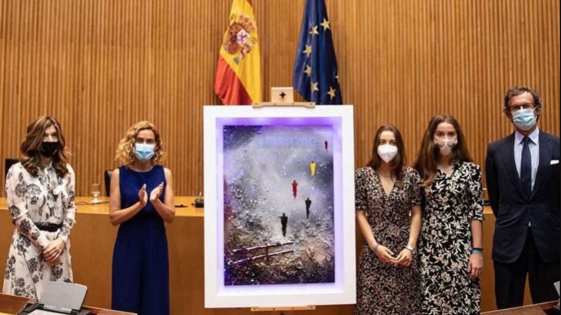 Xandra Falcó, junto a dos de sus hijas, asiste a un emocionante homenaje póstumo a su marido
