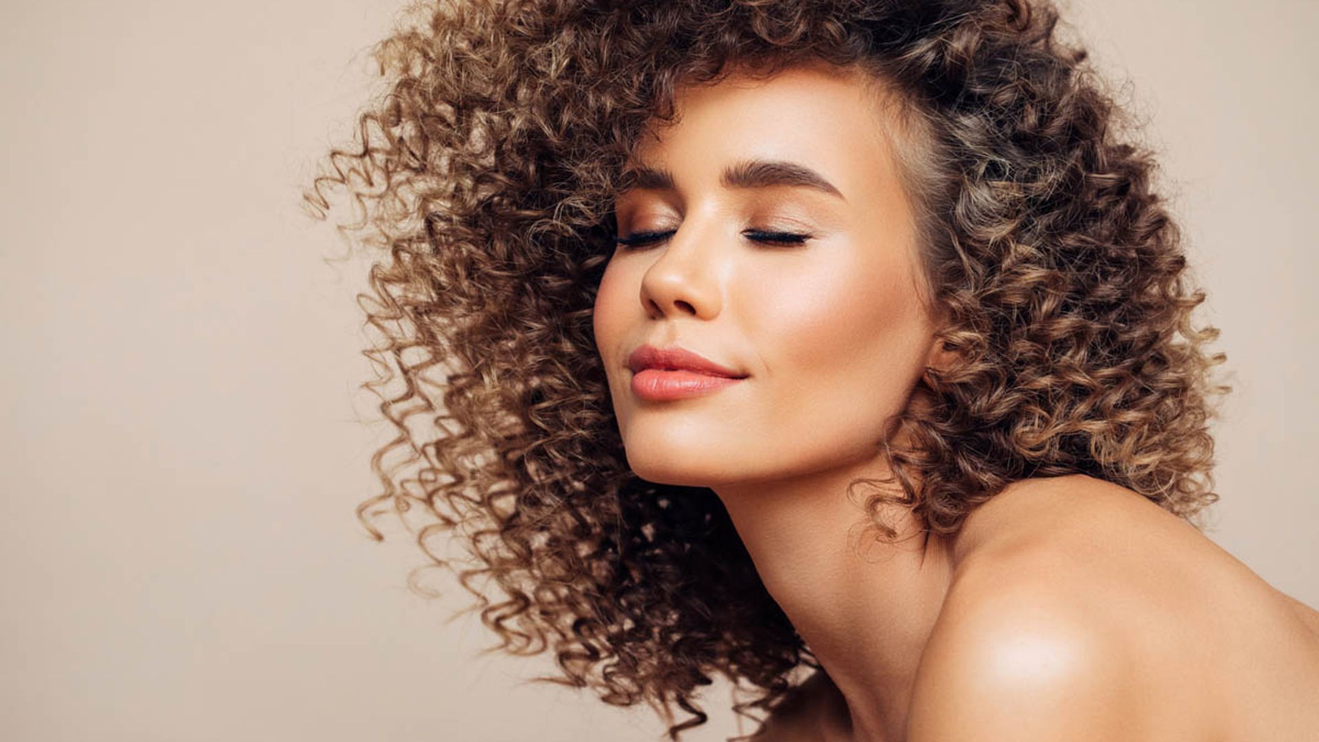 Todo sobre el método 'curly', la técnica que está cambiando la vida de las chicas con el pelo rizado