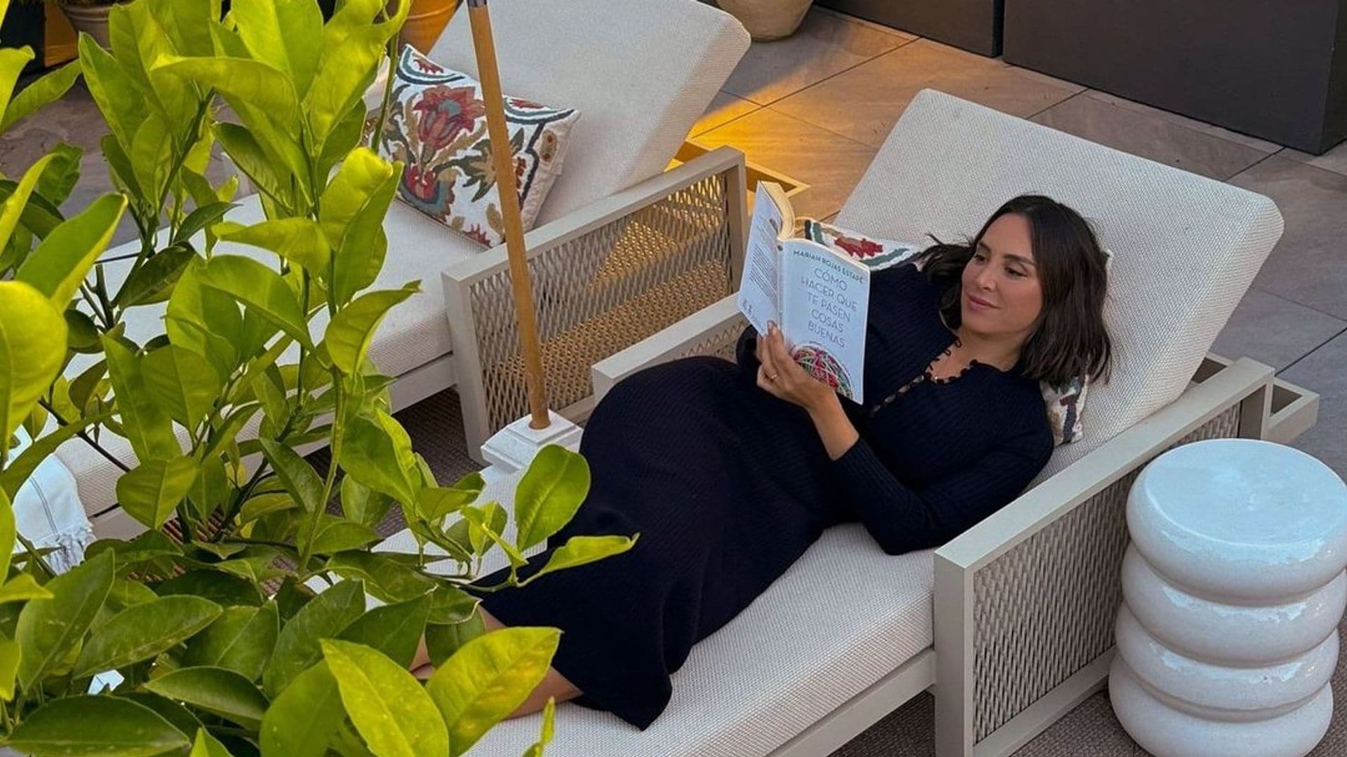 Tamara Falcó muestra su terraza con piscina donde se refugia de la ola de calor en Madrid