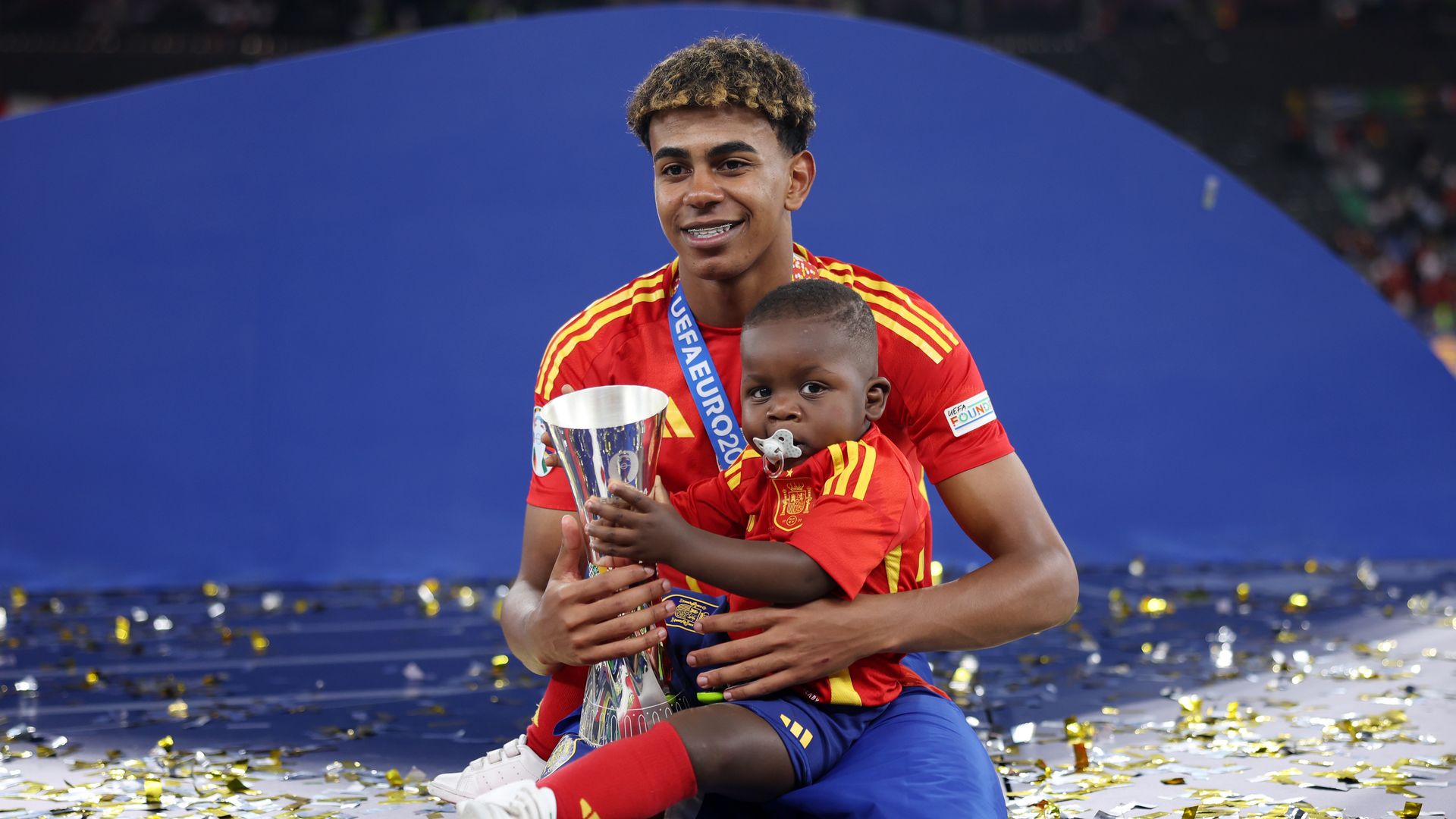 Lamine Yamal recibe 3 buenas noticias en un solo fin de semana: las imágenes de la celebración