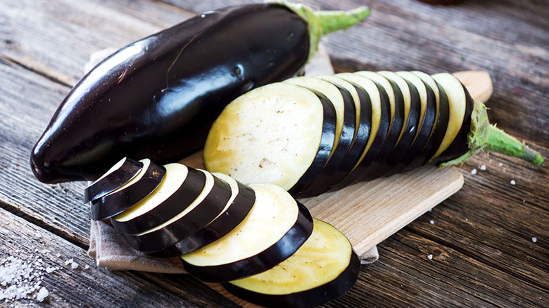Deliciosas Berenjenas a la Menorquina en microondas: receta rápida y sabrosa 9 Moncloa 4. Vitaminas y minerales esenciales:
