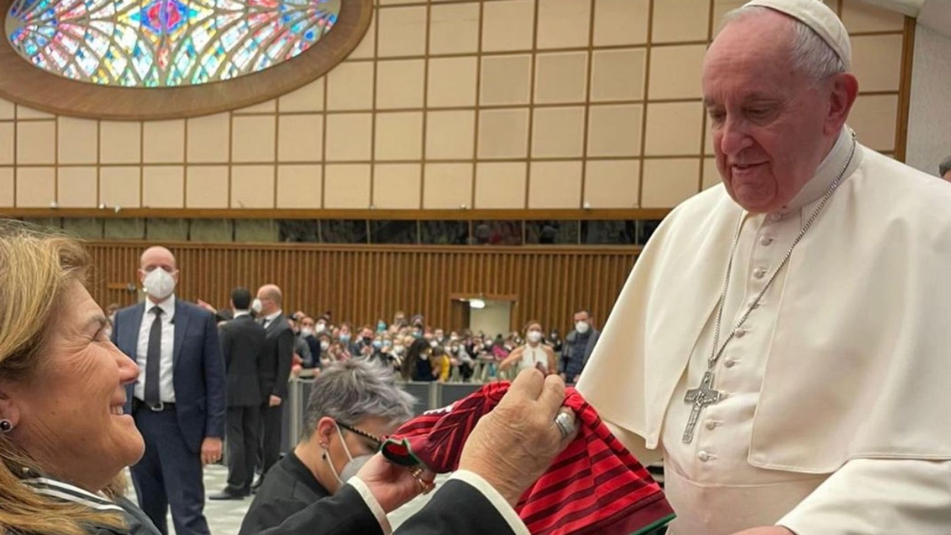El curioso regalo con el que la madre de Cristiano Ronaldo ha obsequiado al Papa Francisco