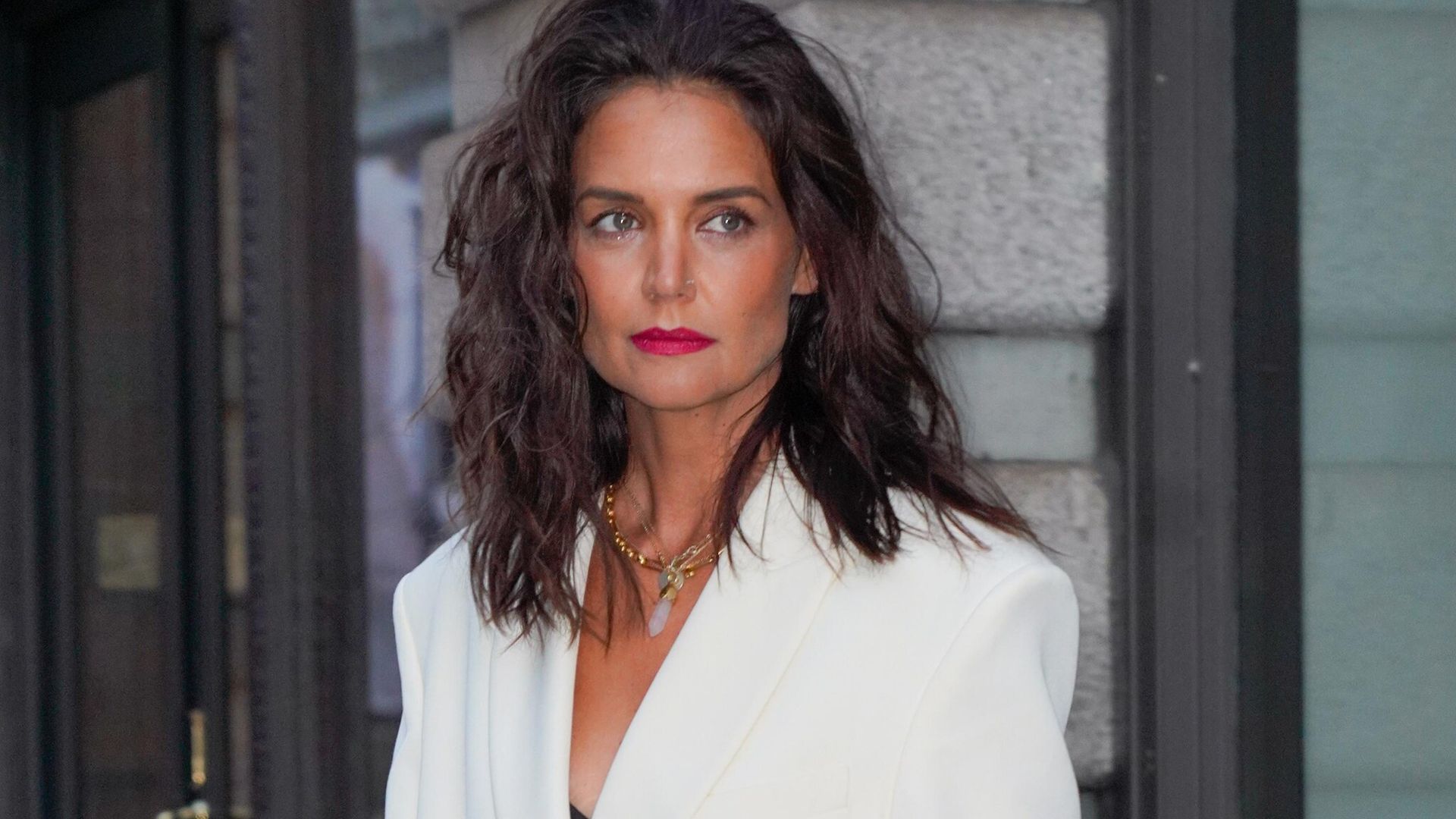 Katie Holmes vuelve a encontrar el amor en el músico Bobby Wooten III