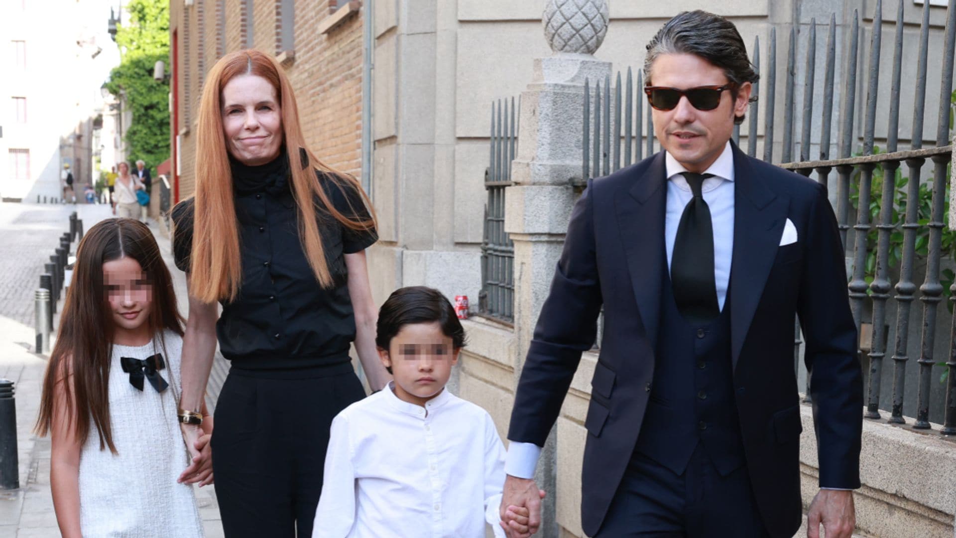 Olivia de Borbón encabeza el funeral por su padre, el duque de Sevilla: todos los asistentes