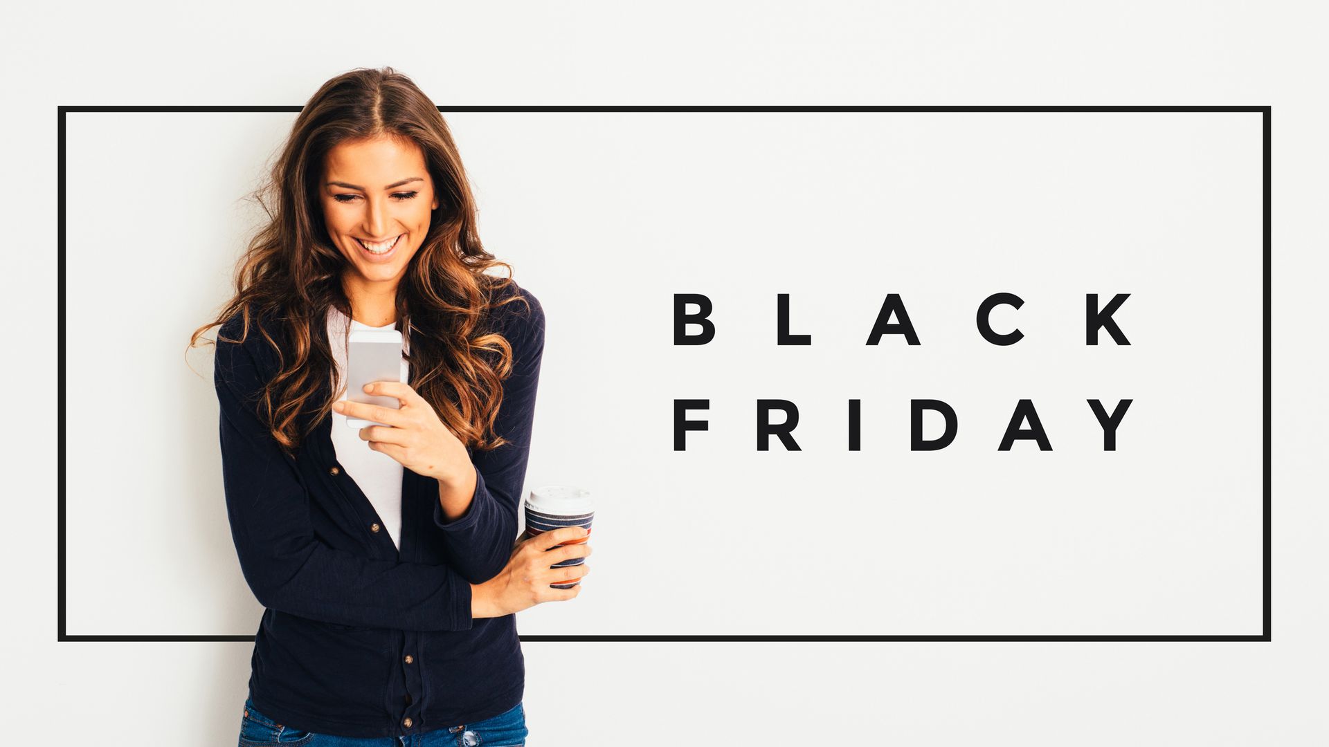 Una mujer junto al texto de Black Friday