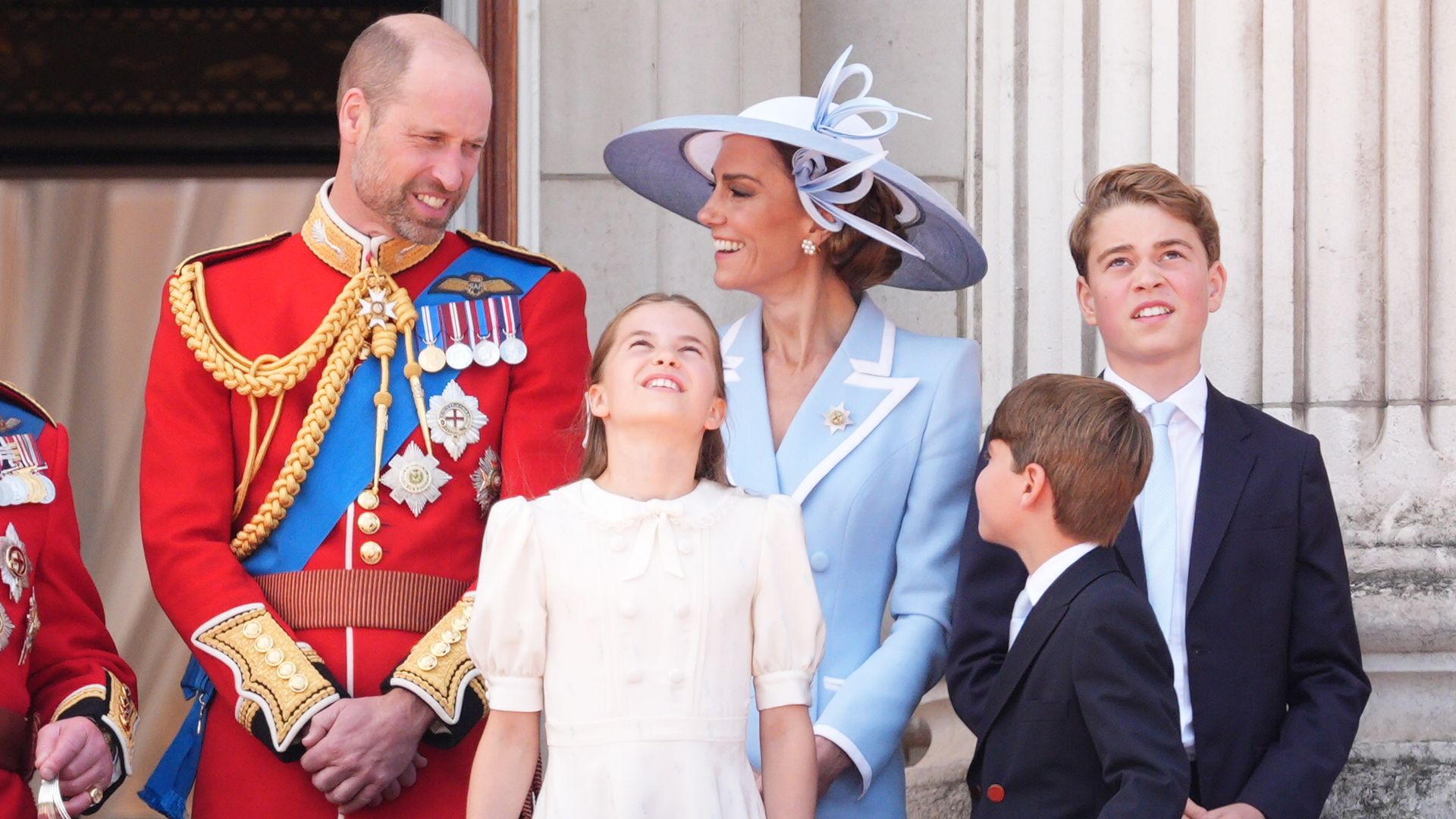 Todas las imágenes del espectacular desfile, un día grande e inolvidable para la Familia Real británica