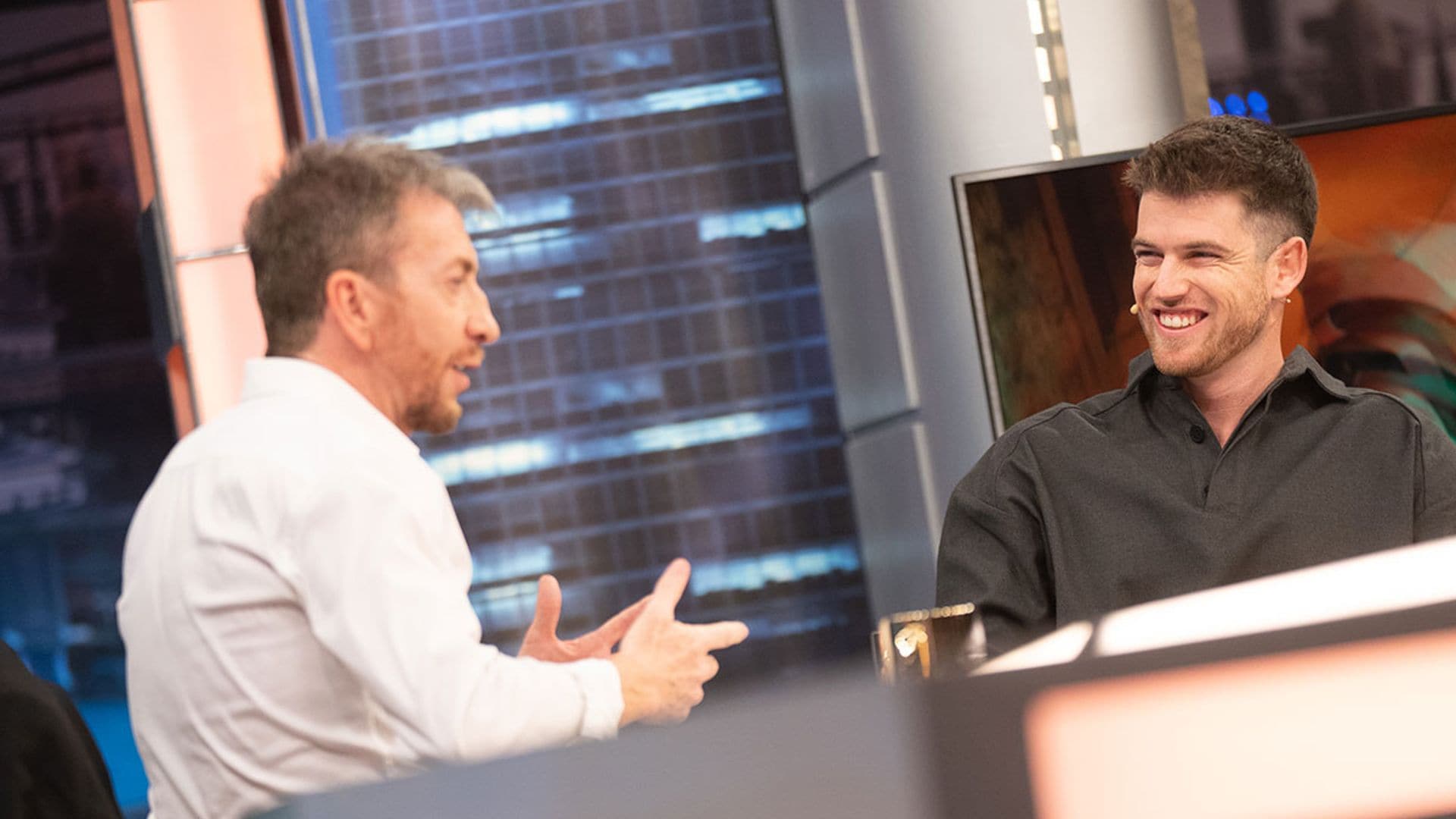 El susto de Pablo Motos en plena entrevista con Miguel Bernardeau