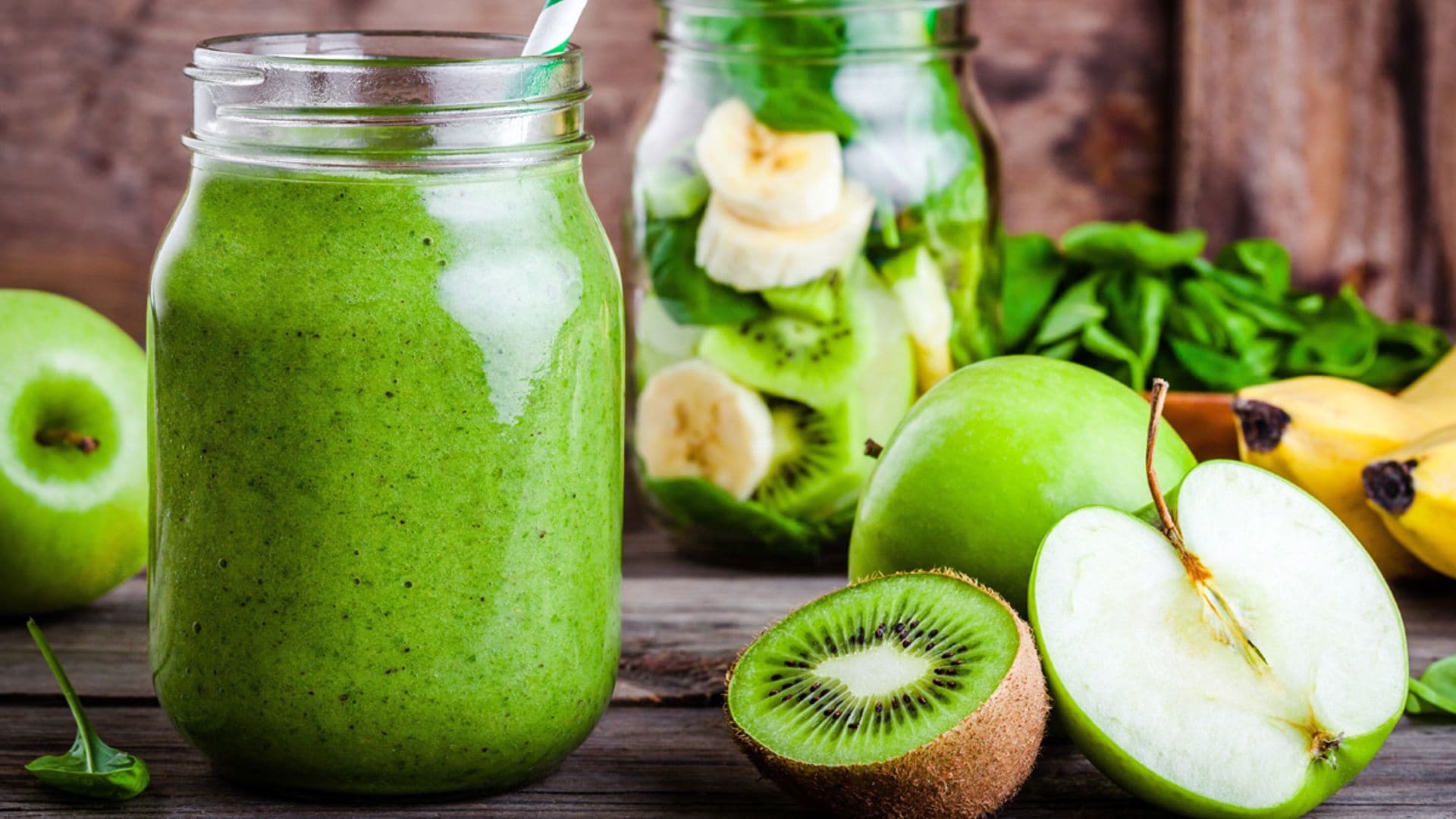'Smoothie' de kiwi, manzana y espinacas
