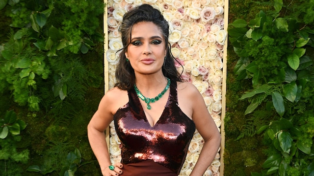 Salma Hayek lució guapísima en un vestido de Gucci.