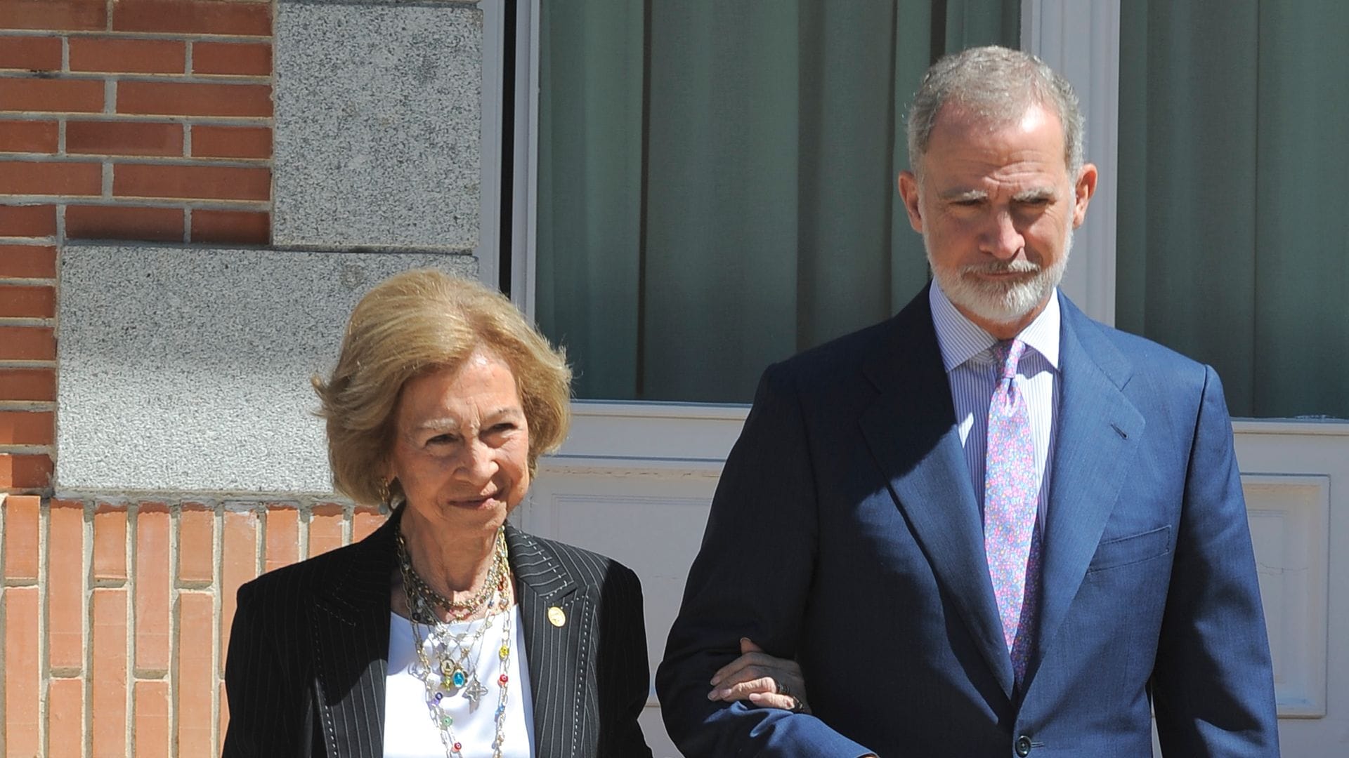 Sofía, la reina que no se da por vencida: un año entre viajes al extranjero y esperando la imposición del Toisón de Oro