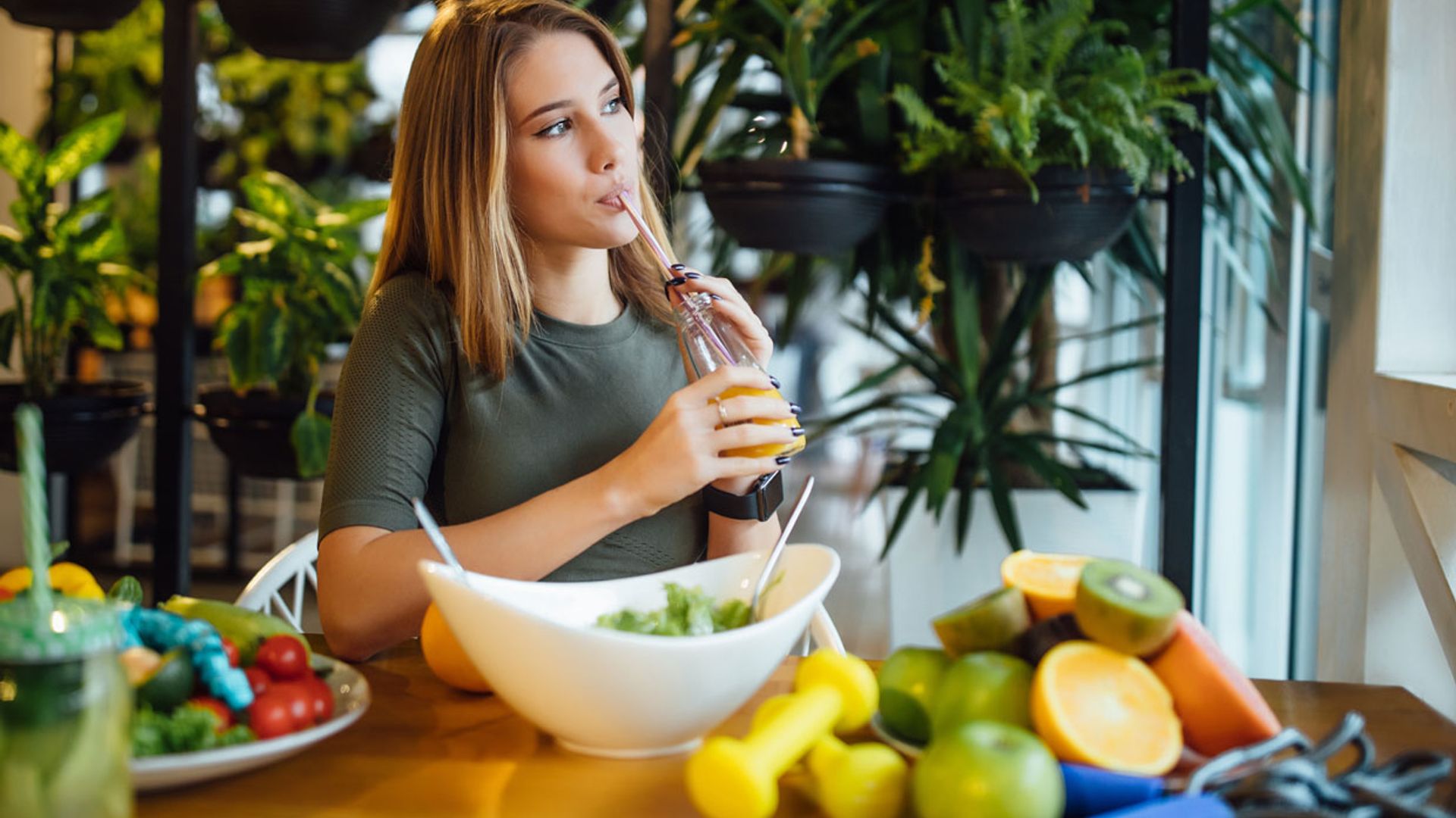 Los 12 alimentos que sí te ayudan a quemar grasa (si los comes así)