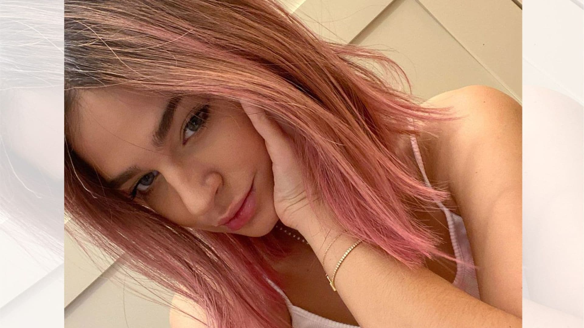 Laura Escanes cambia de look... ¡y se tiñe el pelo de rosa!