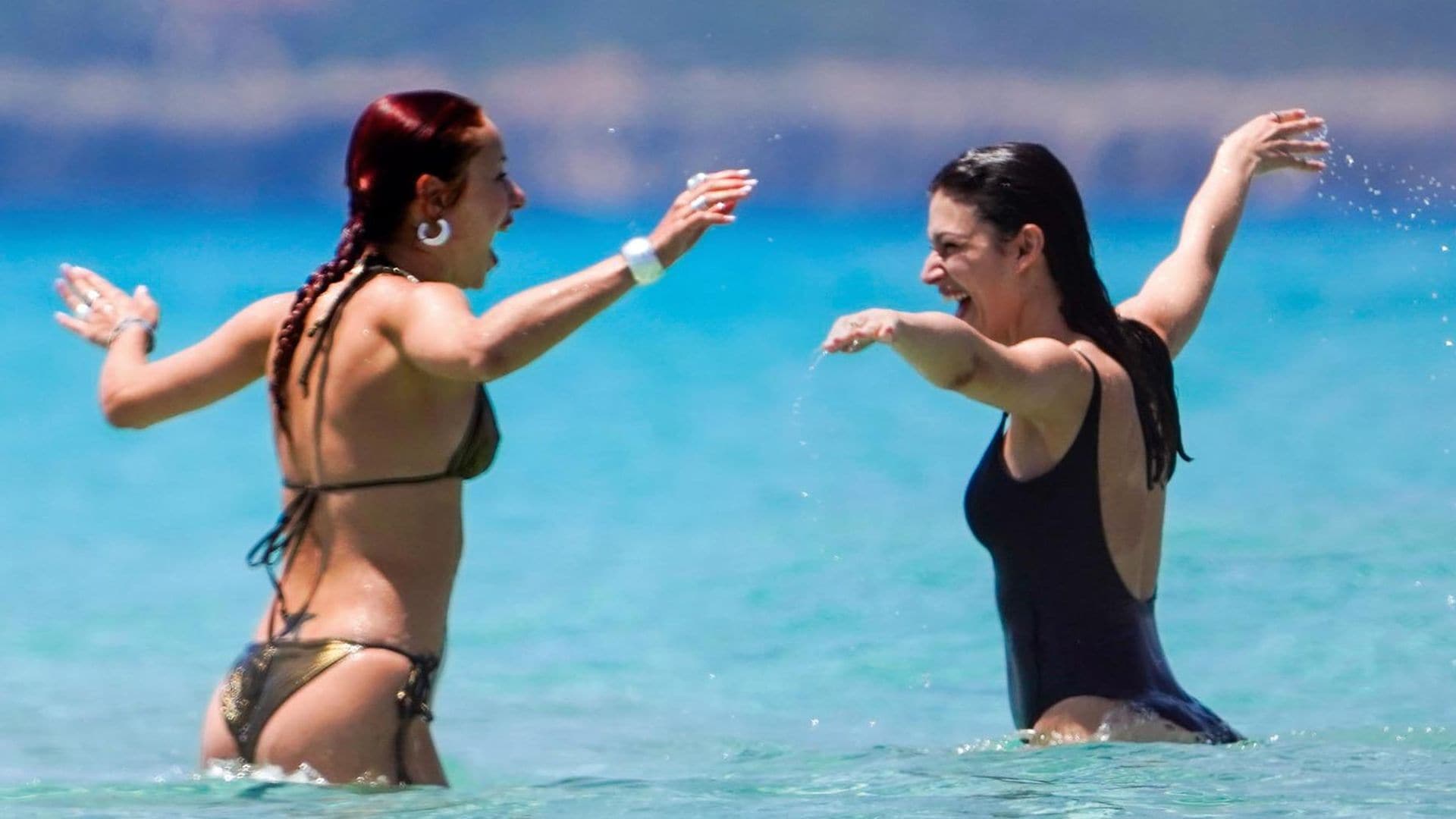 Úrsula Corberó, ‘el cuerpo en llamas’ de las playas de Ibiza