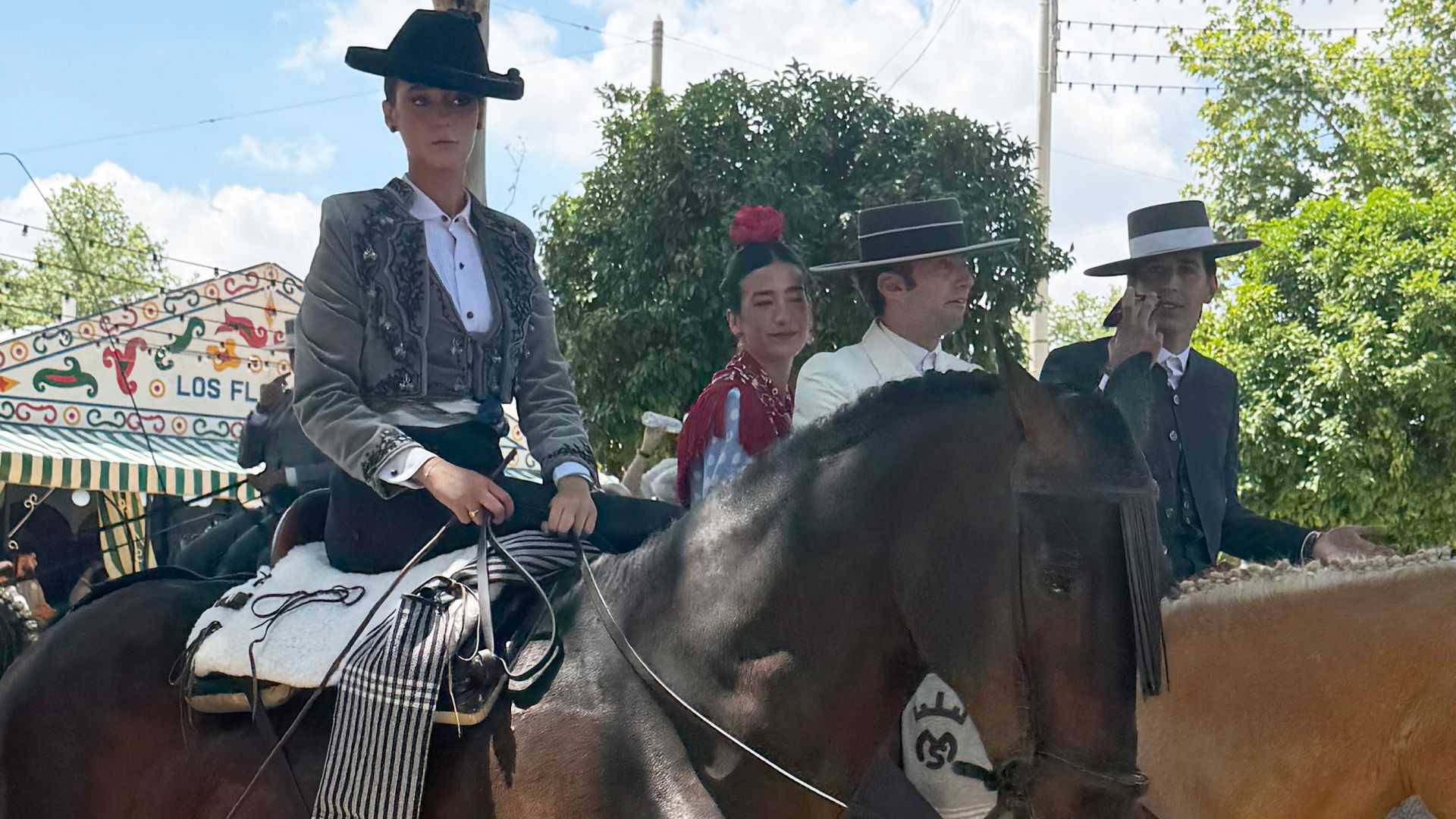 Victoria de Marichalar deslumbra como amazona junto a Borja Moreno en la Feria de Abril