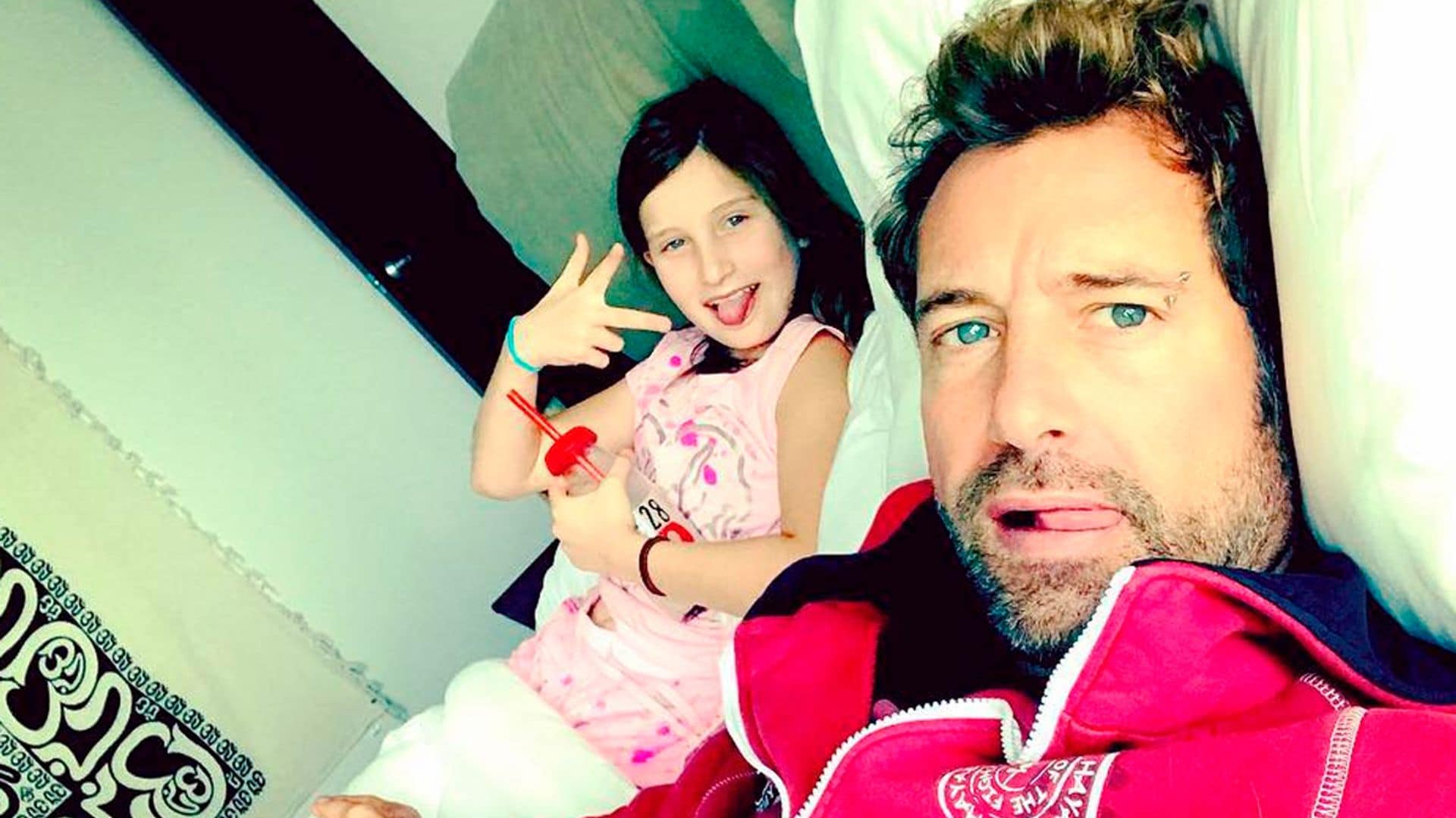 ¡Cómo un niño! Gabriel Soto se divierte con sus hijas y celebra el cumpleaños de Elissa