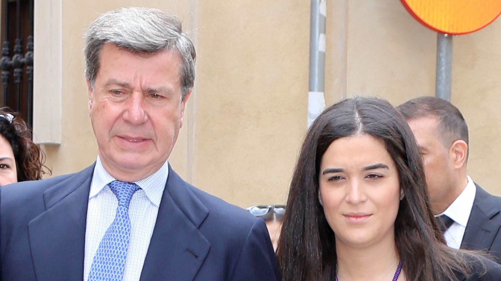 Cayetano Martínez de Irujo y Bárbara Mirjan visitan el Cristo de los Gitanos, a unos meses de su boda