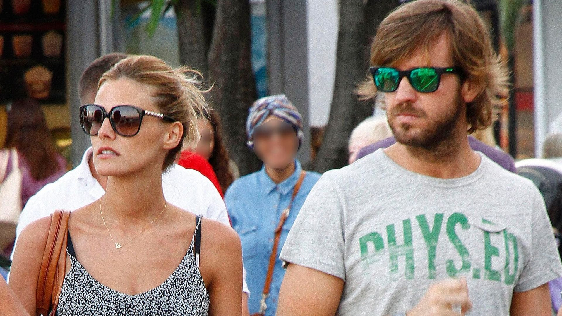Amaia Salamanca y Rosauro Varo: sol, playa y deporte con su familia numerosa