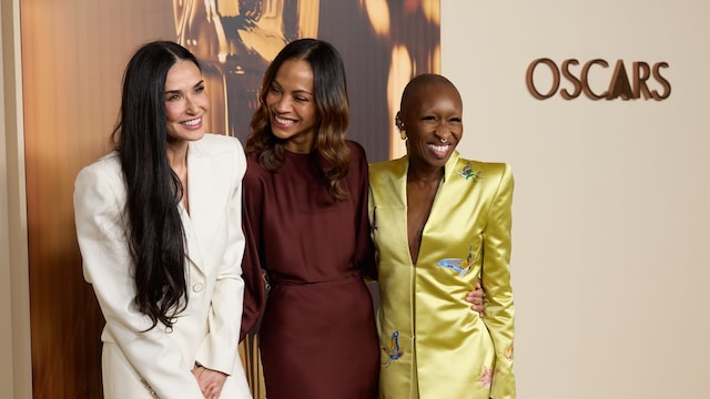 Demi Moore, Zoe Saldaña y Cynthia Erivo en la cena de los nominados a los Oscar 2025